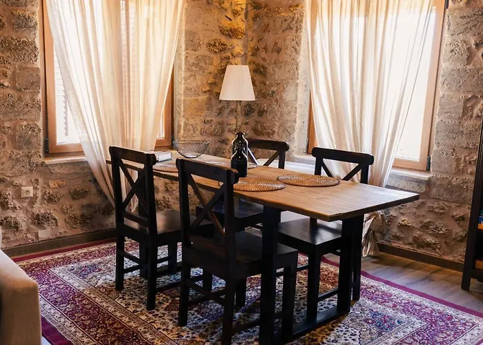 Petradi Synikia Mesi Trikalon